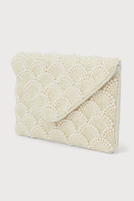 Glowing Aura Ivory Pearl Beaded Clutch